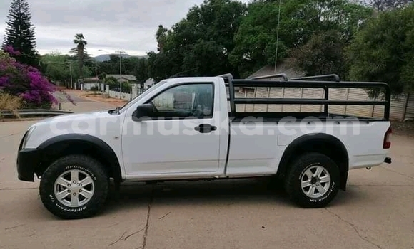 Tenga Tsaru Isuzu KB Chena Mota in Beitbridge in Matabeleland South Tenga Tsaru Isuzu KB Chena Mota in Beitbridge in Matabeleland South