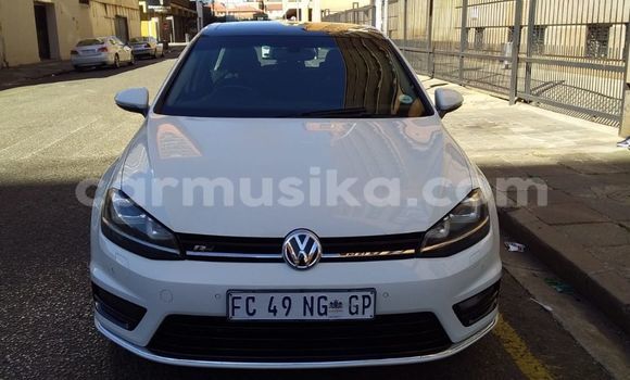 Buy Used Volkswagen Golf GTI White Car in Beitbridge in Matabeleland South Buy Used Volkswagen Golf GTI White Car in Beitbridge in Matabeleland South