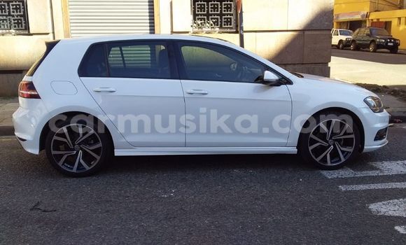 Buy Used Volkswagen Golf GTI White Car in Beitbridge in Matabeleland South Buy Used Volkswagen Golf GTI White Car in Beitbridge in Matabeleland South