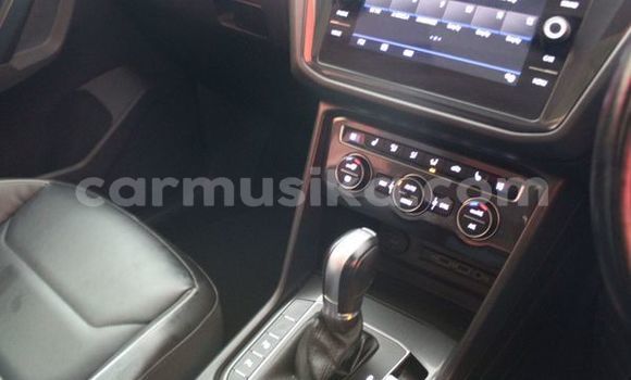 Nunua Ilio tumika Volkswagen Tiguan Nyekundu Gari ndani ya Beitbridge nchini Matabeleland Kusini Nunua Ilio tumika Volkswagen Tiguan Nyekundu Gari ndani ya Beitbridge nchini Matabeleland Kusini