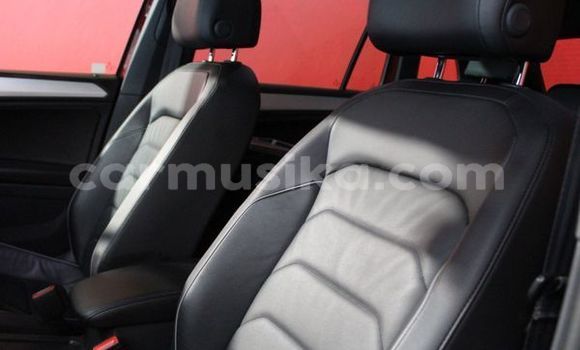 Nunua Ilio tumika Volkswagen Tiguan Nyekundu Gari ndani ya Beitbridge nchini Matabeleland Kusini Nunua Ilio tumika Volkswagen Tiguan Nyekundu Gari ndani ya Beitbridge nchini Matabeleland Kusini