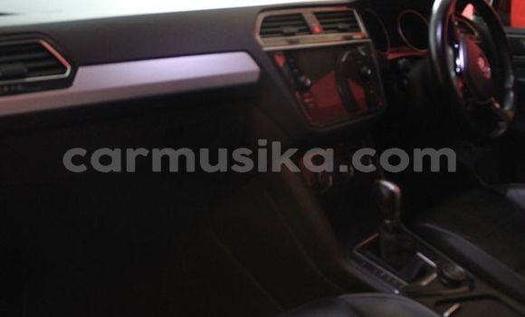 Nunua Ilio tumika Volkswagen Tiguan Nyekundu Gari ndani ya Beitbridge nchini Matabeleland Kusini Nunua Ilio tumika Volkswagen Tiguan Nyekundu Gari ndani ya Beitbridge nchini Matabeleland Kusini