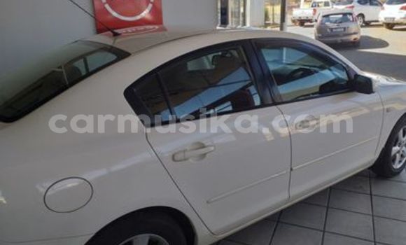 Nunua Ilio tumika Mazda 3 Nyeupe Gari ndani ya Beitbridge nchini Matabeleland Kusini Nunua Ilio tumika Mazda 3 Nyeupe Gari ndani ya Beitbridge nchini Matabeleland Kusini
