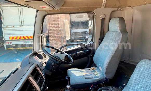 Nunua Ilio tumika Hino 300 Series Nyingine Lori ndani ya Beitbridge nchini Matabeleland Kusini Nunua Ilio tumika Hino 300 Series Nyingine Lori ndani ya Beitbridge nchini Matabeleland Kusini