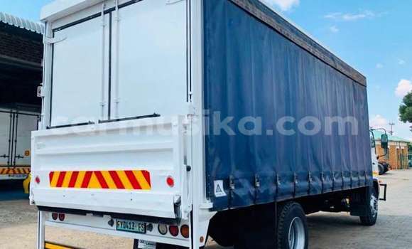 Nunua Ilio tumika Hino 300 Series Nyingine Lori ndani ya Beitbridge nchini Matabeleland Kusini Nunua Ilio tumika Hino 300 Series Nyingine Lori ndani ya Beitbridge nchini Matabeleland Kusini