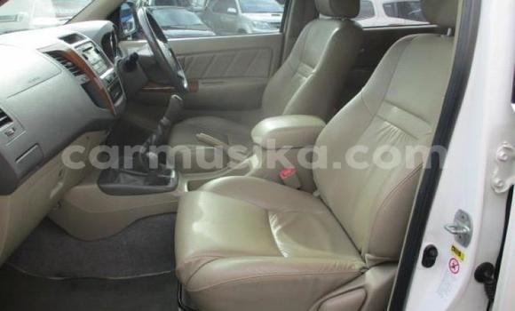 Acheter Occasion Voiture Toyota Fortuner Blanc à Beitbridge, Matabeleland South Acheter Occasion Voiture Toyota Fortuner Blanc à Beitbridge, Matabeleland South