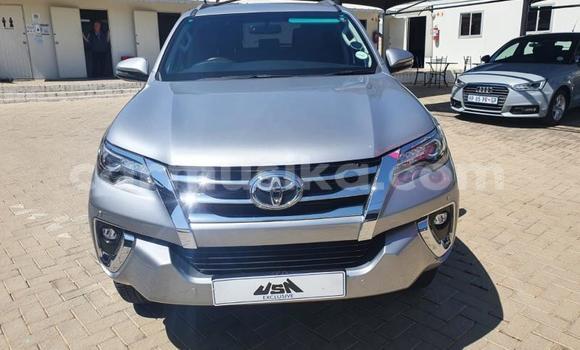 Acheter Occasion Voiture Toyota Fortuner Beige à Beitbridge, Matabeleland South Acheter Occasion Voiture Toyota Fortuner Beige à Beitbridge, Matabeleland South