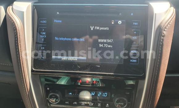 Acheter Occasion Voiture Toyota Fortuner Beige à Beitbridge, Matabeleland South Acheter Occasion Voiture Toyota Fortuner Beige à Beitbridge, Matabeleland South