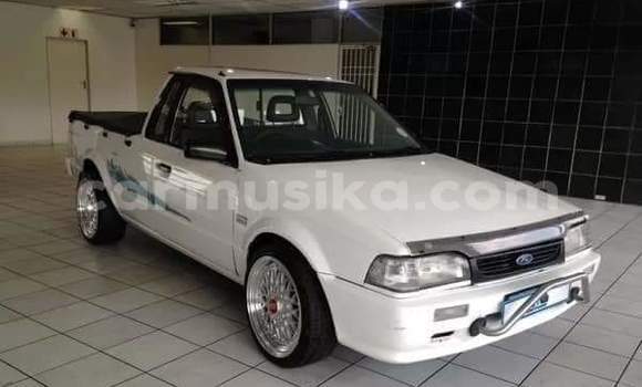 Tenga Tsaru Ford Escort Chena Mota in Beitbridge in Matabeleland South