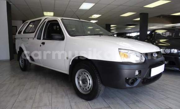 Tenga Tsaru Ford Escort Chena Mota in Beitbridge in Matabeleland South