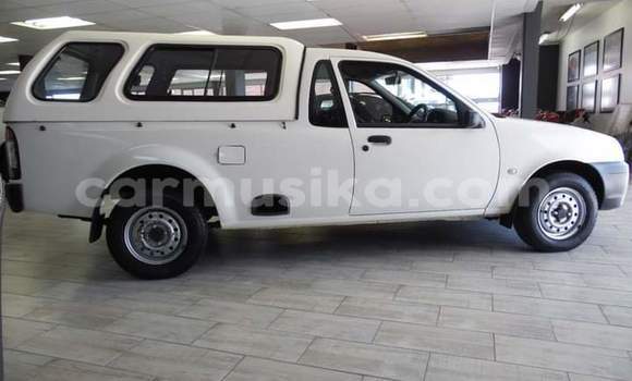 Buy Used Ford Escort White Car in Beitbridge in Matabeleland South Buy Used Ford Escort White Car in Beitbridge in Matabeleland South