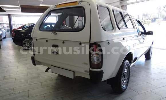 Buy Used Ford Escort White Car in Beitbridge in Matabeleland South Buy Used Ford Escort White Car in Beitbridge in Matabeleland South