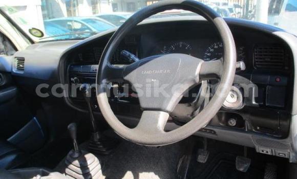 Nunua Ilio tumika Toyota Prado Nyeupe Gari ndani ya Beitbridge nchini Matabeleland Kusini Nunua Ilio tumika Toyota Prado Nyeupe Gari ndani ya Beitbridge nchini Matabeleland Kusini