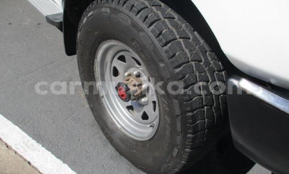 Nunua Ilio tumika Toyota Prado Nyeupe Gari ndani ya Beitbridge nchini Matabeleland Kusini Nunua Ilio tumika Toyota Prado Nyeupe Gari ndani ya Beitbridge nchini Matabeleland Kusini