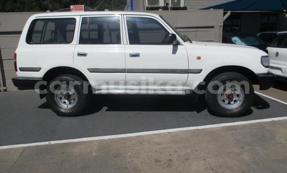 Nunua Ilio tumika Toyota Prado Nyeupe Gari ndani ya Beitbridge nchini Matabeleland Kusini Nunua Ilio tumika Toyota Prado Nyeupe Gari ndani ya Beitbridge nchini Matabeleland Kusini