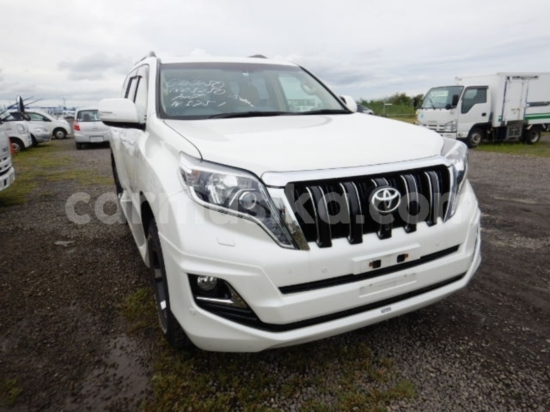 Big with watermark toyota land cruiser prado matabeleland south beitbridge 17800