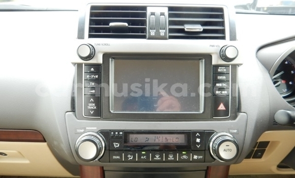 Nunua Ilio tumika Toyota Land Cruiser Prado Nyeupe Gari ndani ya Beitbridge nchini Matabeleland Kusini Nunua Ilio tumika Toyota Land Cruiser Prado Nyeupe Gari ndani ya Beitbridge nchini Matabeleland Kusini