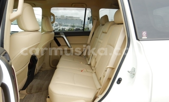 Nunua Ilio tumika Toyota Land Cruiser Prado Nyeupe Gari ndani ya Beitbridge nchini Matabeleland Kusini Nunua Ilio tumika Toyota Land Cruiser Prado Nyeupe Gari ndani ya Beitbridge nchini Matabeleland Kusini