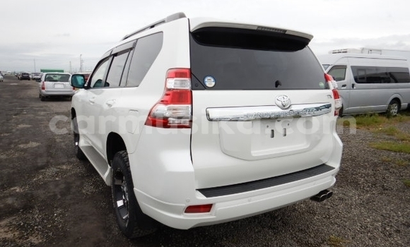 Nunua Ilio tumika Toyota Land Cruiser Prado Nyeupe Gari ndani ya Beitbridge nchini Matabeleland Kusini Nunua Ilio tumika Toyota Land Cruiser Prado Nyeupe Gari ndani ya Beitbridge nchini Matabeleland Kusini