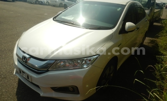 Acheter Occasion Voiture Honda Grace Blanc à Beitbridge, Matabeleland South Acheter Occasion Voiture Honda Grace Blanc à Beitbridge, Matabeleland South