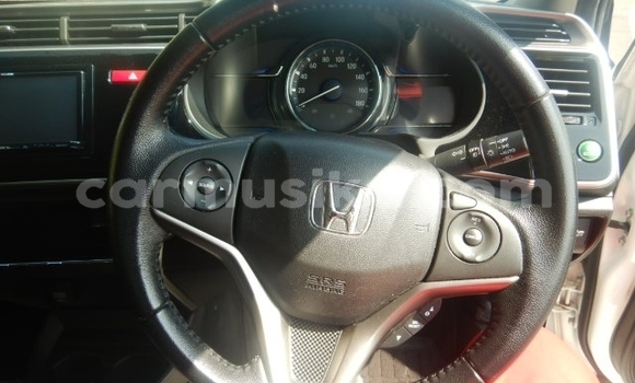 Acheter Occasion Voiture Honda Grace Blanc à Beitbridge, Matabeleland South Acheter Occasion Voiture Honda Grace Blanc à Beitbridge, Matabeleland South