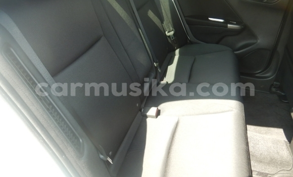 Acheter Occasion Voiture Honda Grace Blanc à Beitbridge, Matabeleland South Acheter Occasion Voiture Honda Grace Blanc à Beitbridge, Matabeleland South