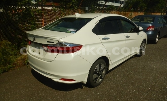 Acheter Occasion Voiture Honda Grace Blanc à Beitbridge, Matabeleland South Acheter Occasion Voiture Honda Grace Blanc à Beitbridge, Matabeleland South