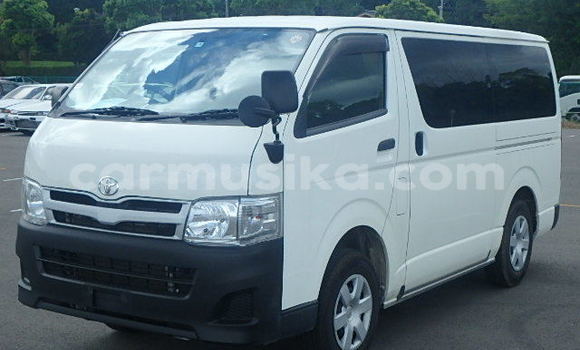 Nunua Ilio tumika Toyota Hiace Nyeupe Gari ndani ya Beitbridge nchini Matabeleland Kusini