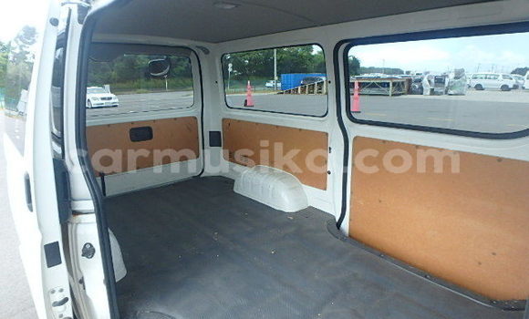 Nunua Ilio tumika Toyota Hiace Nyeupe Gari ndani ya Beitbridge nchini Matabeleland Kusini Nunua Ilio tumika Toyota Hiace Nyeupe Gari ndani ya Beitbridge nchini Matabeleland Kusini