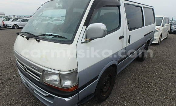 Tenga Tsaru Toyota Hiace Zvimwe Mota in Beitbridge in Matabeleland South