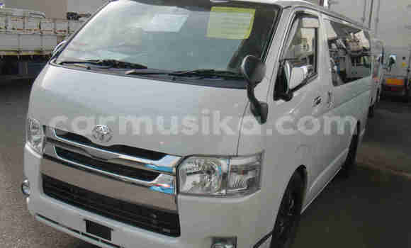 Nunua Ilio tumika Toyota Hiace Nyeupe Gari ndani ya Beitbridge nchini Matabeleland Kusini