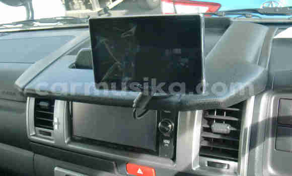 Buy Used Toyota Hiace White Car in Beitbridge in Matabeleland South Buy Used Toyota Hiace White Car in Beitbridge in Matabeleland South