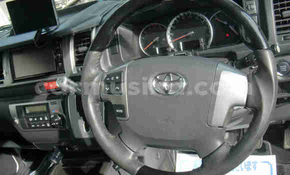 Buy Used Toyota Hiace White Car in Beitbridge in Matabeleland South Buy Used Toyota Hiace White Car in Beitbridge in Matabeleland South