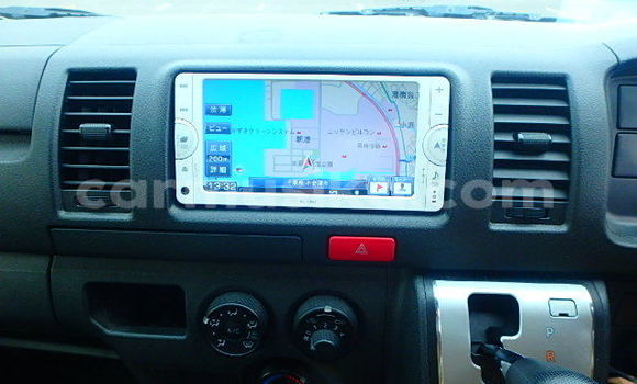 Nunua Ilio tumika Toyota Hiace Nyeupe Gari ndani ya Beitbridge nchini Matabeleland Kusini Nunua Ilio tumika Toyota Hiace Nyeupe Gari ndani ya Beitbridge nchini Matabeleland Kusini