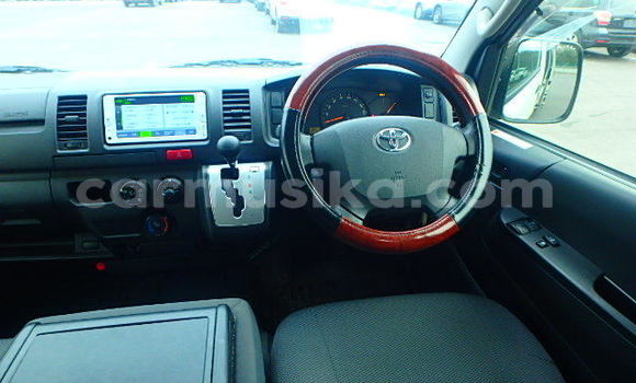 Nunua Ilio tumika Toyota Hiace Nyeupe Gari ndani ya Beitbridge nchini Matabeleland Kusini Nunua Ilio tumika Toyota Hiace Nyeupe Gari ndani ya Beitbridge nchini Matabeleland Kusini