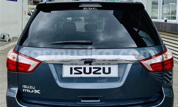Acheter Occasion Voiture Isuzu MU-X Bleu à Beitbridge, Matabeleland South Acheter Occasion Voiture Isuzu MU-X Bleu à Beitbridge, Matabeleland South