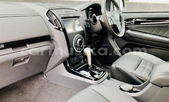 Acheter Occasion Voiture Isuzu MU-X Bleu à Beitbridge, Matabeleland South Acheter Occasion Voiture Isuzu MU-X Bleu à Beitbridge, Matabeleland South