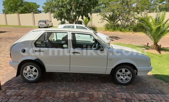 Nunua Ilio tumika Volkswagen Golf Nyeupe Gari ndani ya Beitbridge nchini Matabeleland Kusini Nunua Ilio tumika Volkswagen Golf Nyeupe Gari ndani ya Beitbridge nchini Matabeleland Kusini