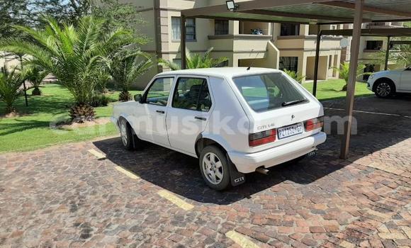 Nunua Ilio tumika Volkswagen Golf Nyeupe Gari ndani ya Beitbridge nchini Matabeleland Kusini Nunua Ilio tumika Volkswagen Golf Nyeupe Gari ndani ya Beitbridge nchini Matabeleland Kusini