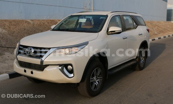 Acheter Import Voiture Toyota Fortuner Noir à Import - Dubai, Harare Acheter Import Voiture Toyota Fortuner Noir à Import - Dubai, Harare