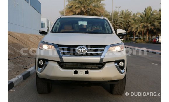 Acheter Import Voiture Toyota Fortuner Noir à Import - Dubai, Harare Acheter Import Voiture Toyota Fortuner Noir à Import - Dubai, Harare