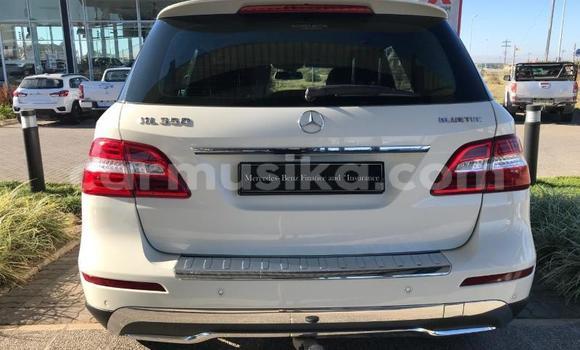 Buy Used Mercedes‒Benz AMG GLC White Car in Beitbridge in Matabeleland South Buy Used Mercedes‒Benz AMG GLC White Car in Beitbridge in Matabeleland South