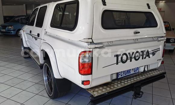 Tenga Tsaru Toyota Hilux Chena Mota in Beitbridge in Matabeleland South Tenga Tsaru Toyota Hilux Chena Mota in Beitbridge in Matabeleland South