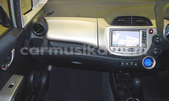 Nunua Ilio tumika Honda Fit Fedha Gari ndani ya Beitbridge nchini Matabeleland Kusini Nunua Ilio tumika Honda Fit Fedha Gari ndani ya Beitbridge nchini Matabeleland Kusini