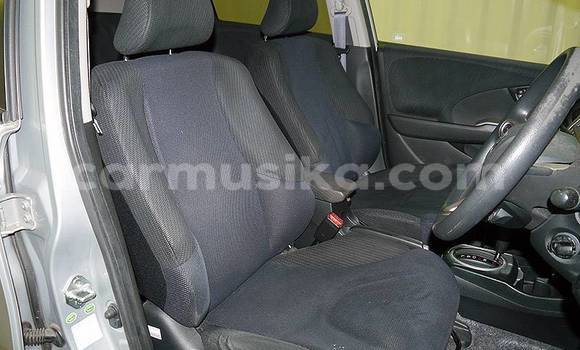 Nunua Ilio tumika Honda Fit Fedha Gari ndani ya Beitbridge nchini Matabeleland Kusini Nunua Ilio tumika Honda Fit Fedha Gari ndani ya Beitbridge nchini Matabeleland Kusini