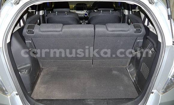 Nunua Ilio tumika Honda Fit Fedha Gari ndani ya Beitbridge nchini Matabeleland Kusini Nunua Ilio tumika Honda Fit Fedha Gari ndani ya Beitbridge nchini Matabeleland Kusini