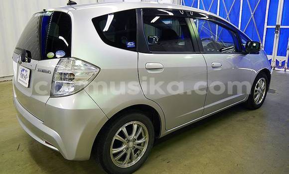 Nunua Ilio tumika Honda Fit Fedha Gari ndani ya Beitbridge nchini Matabeleland Kusini Nunua Ilio tumika Honda Fit Fedha Gari ndani ya Beitbridge nchini Matabeleland Kusini