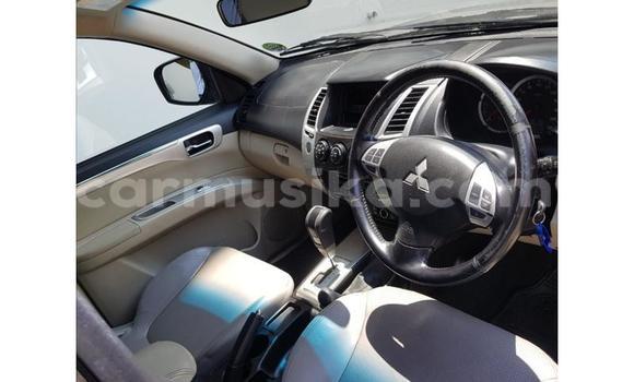 Tenga Tsaru Mitsubishi Pajero Beige Mota in Beitbridge in Matabeleland South Tenga Tsaru Mitsubishi Pajero Beige Mota in Beitbridge in Matabeleland South