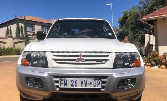 Acheter Occasion Voiture Mitsubishi Pajero Blanc à Beitbridge, Matabeleland South Acheter Occasion Voiture Mitsubishi Pajero Blanc à Beitbridge, Matabeleland South