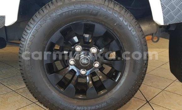 Nunua Ilio tumika Land Rover Defender Nyeupe Gari ndani ya Beitbridge nchini Matabeleland Kusini Nunua Ilio tumika Land Rover Defender Nyeupe Gari ndani ya Beitbridge nchini Matabeleland Kusini